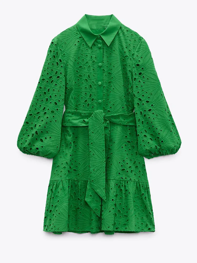 

Zach AiIsa's new green temperament lapel long-sleeved elastic cuffs cotton texture hollow embroidery loose casual lace-up dress