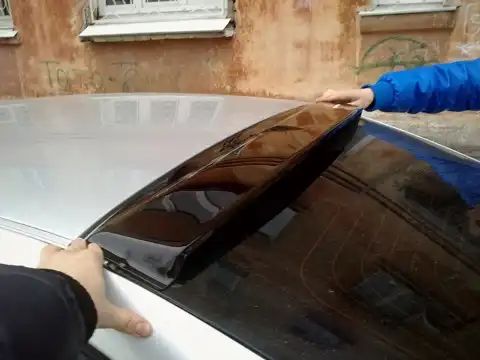 Стекло заднее с обогревом приора хэтчбек