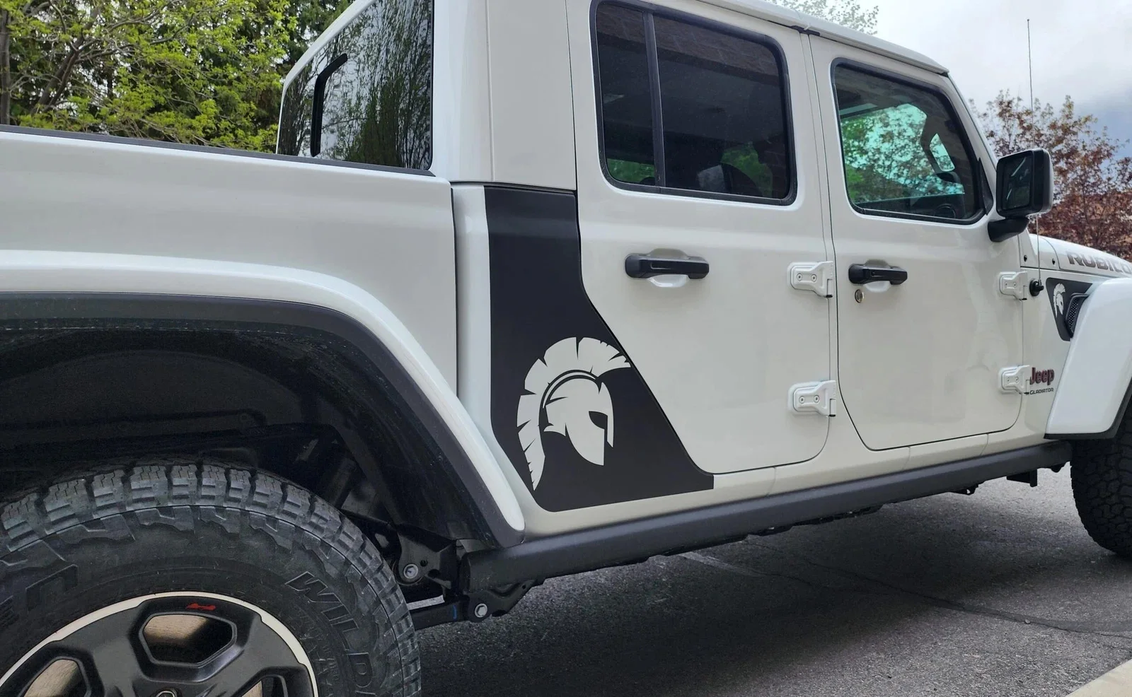 Автомобильные наклейки для Jeep Gladiator, виниловые наклейки на заднюю панель, графика, троянская голова, Jeep Gladiator 2018-2025, аксессуары, графическая палочка (art.: 3920d232cf2bc) - 3920d232cf2bc
