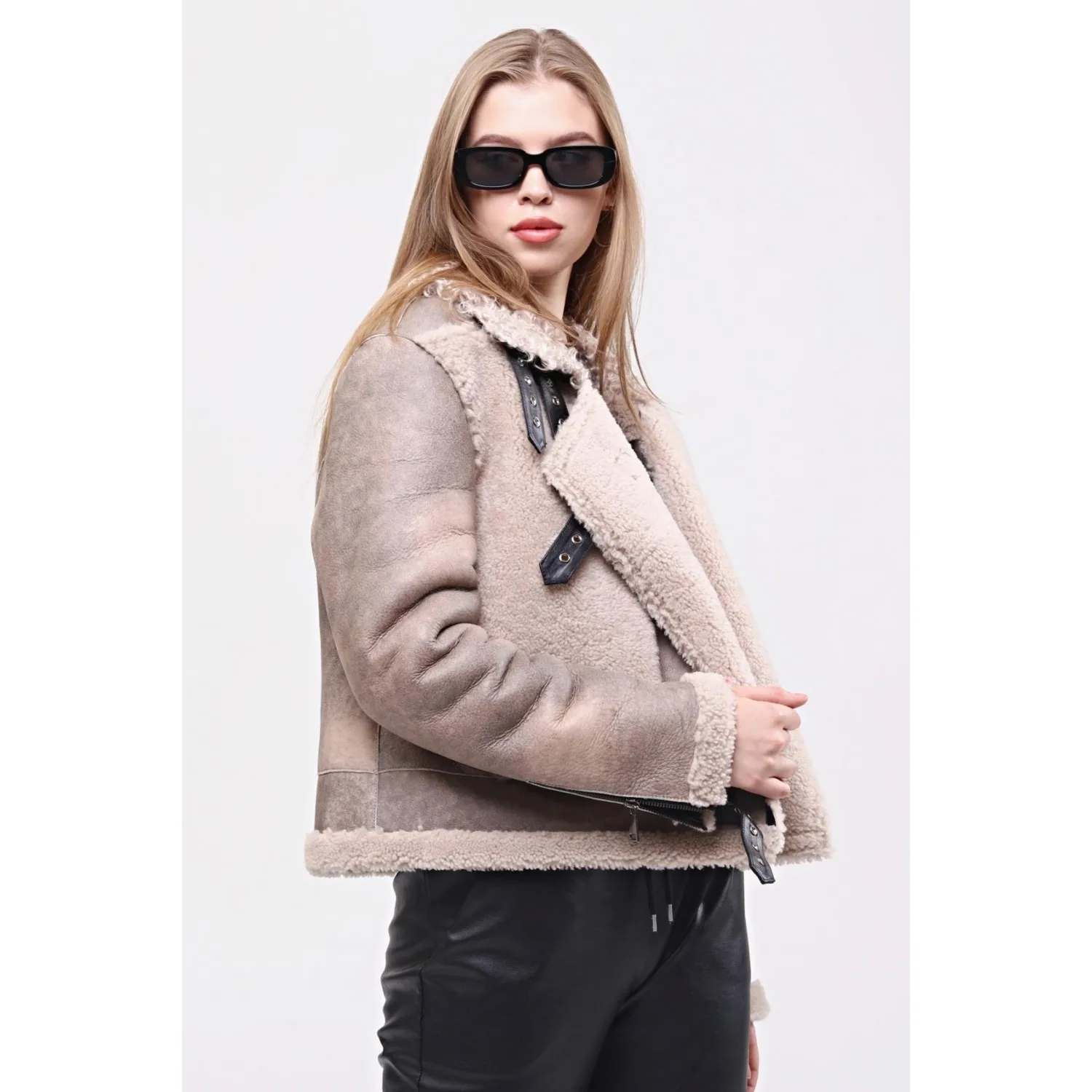 Рисунок 4 - Leatinn Бежевые женские потертые