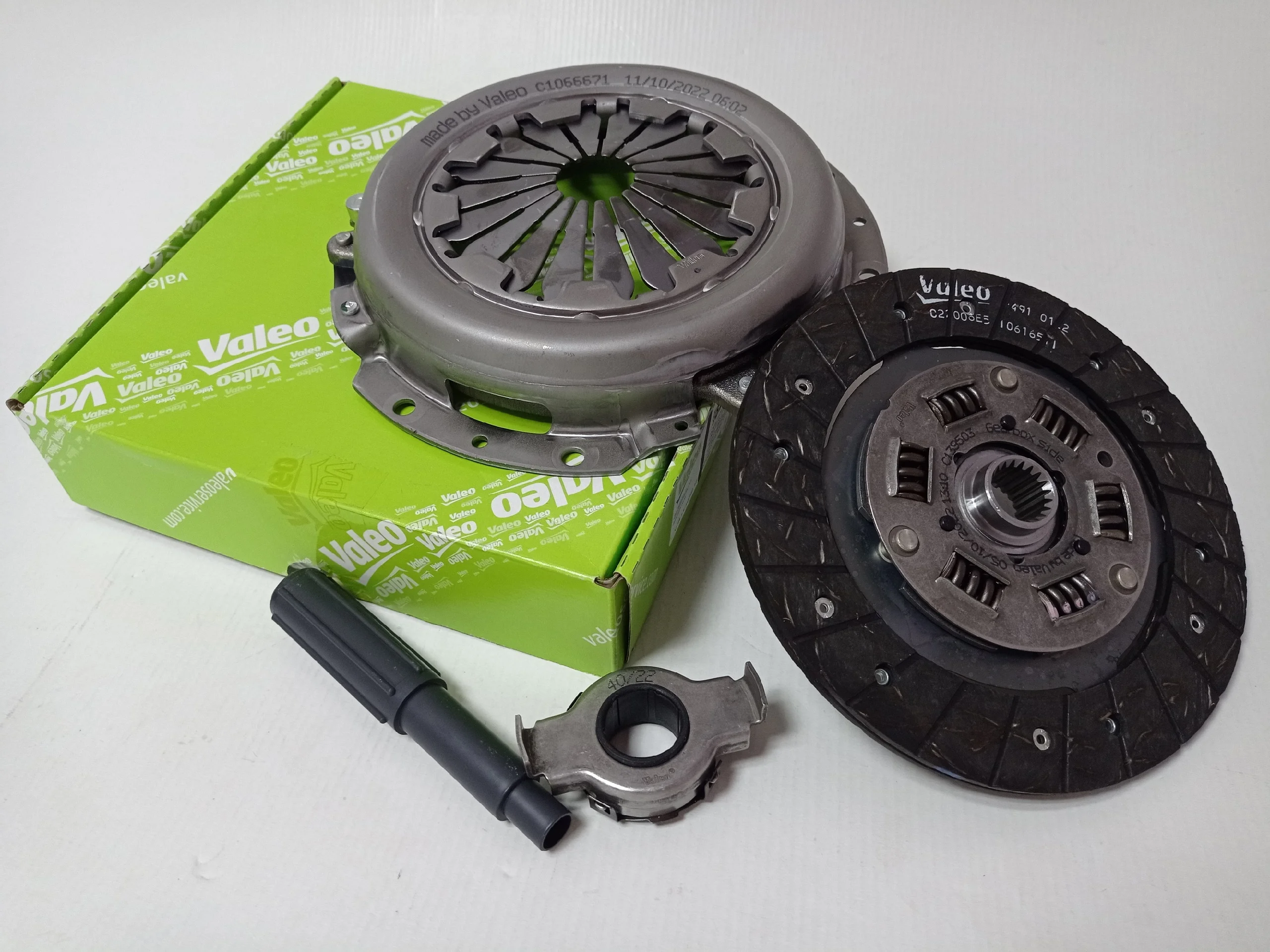 Диск сцепления valeo phc hd33. Сцепление валео на ниссан тиида. Valeo 834104 комплект сцепления. Сцепление валео оригинал. Сцепления 410 змз drive2.