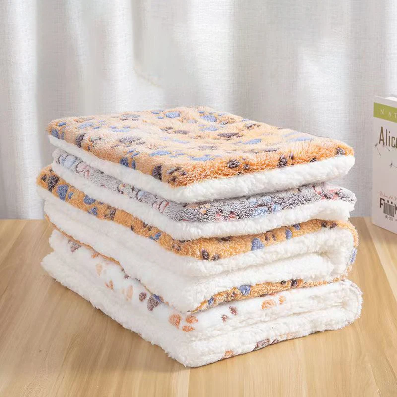 

Soft Dog Accessories Warm Mat Premium Fluffy Flannel Cushion Cotton Pet Blanket for Sleeping Bed Dogs Cushion Supplies