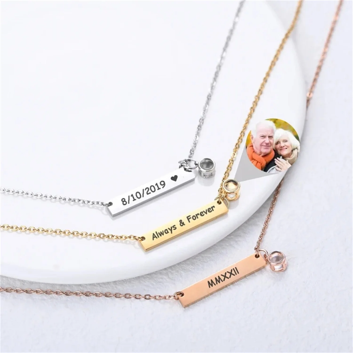 

Personalized Projection Photo Necklace Custom Bar Engraving Name Pendant Gold Plated Nameplate Memorial Jewelry Gift For Her