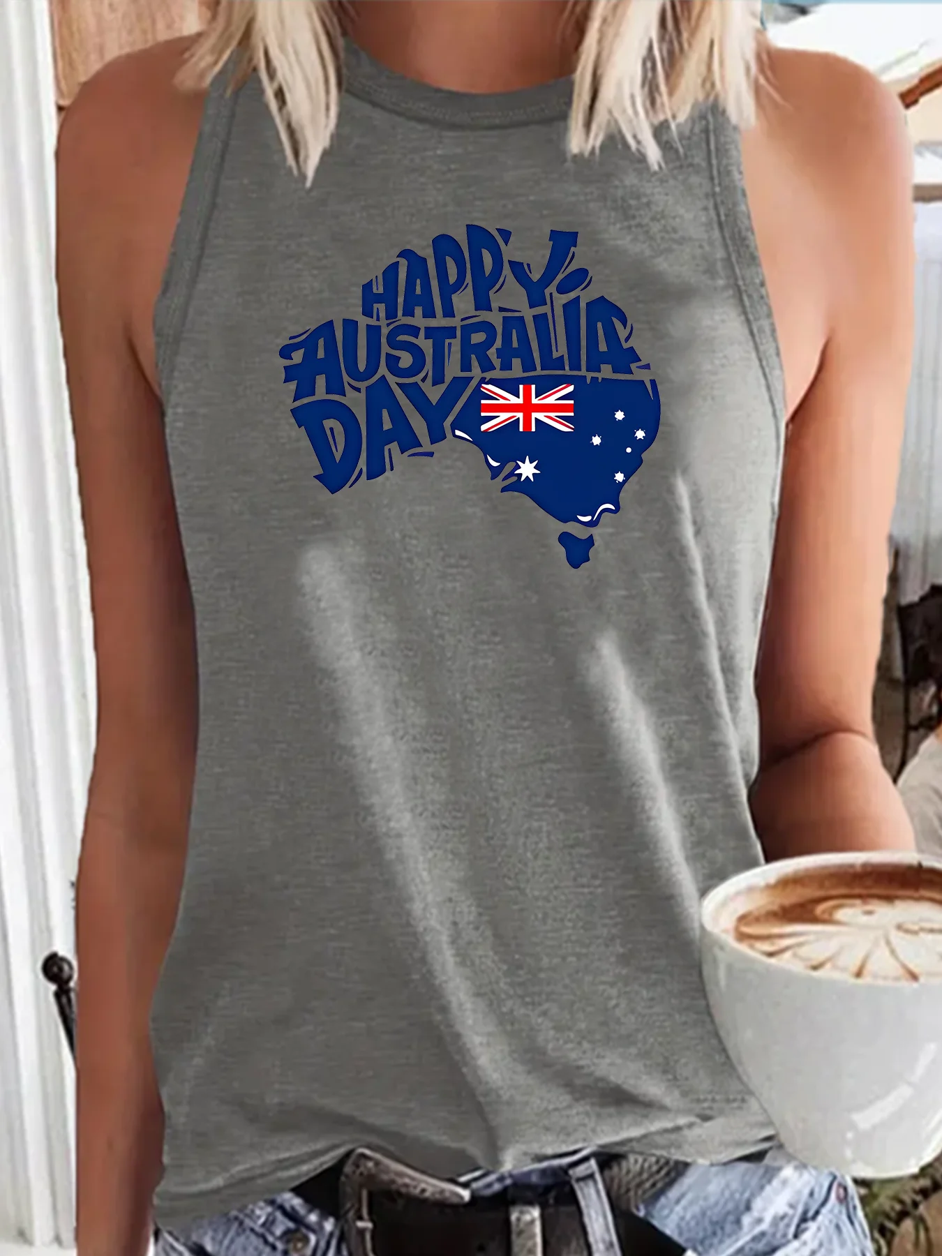 Женская спортивная майка с надписью и круглым вырезом свободного покроя