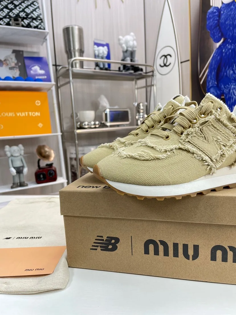 Мужская коллекция Miumiu X New Balance 574 в соотношении 1:1