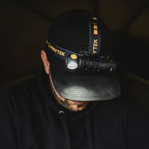 Фонарь налобный Armytek Wizard C2 Pro Magnet USB