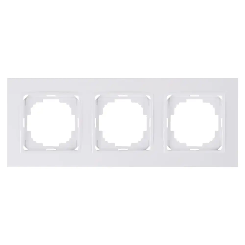 Трехместная рамка Nilson Alegra naturel