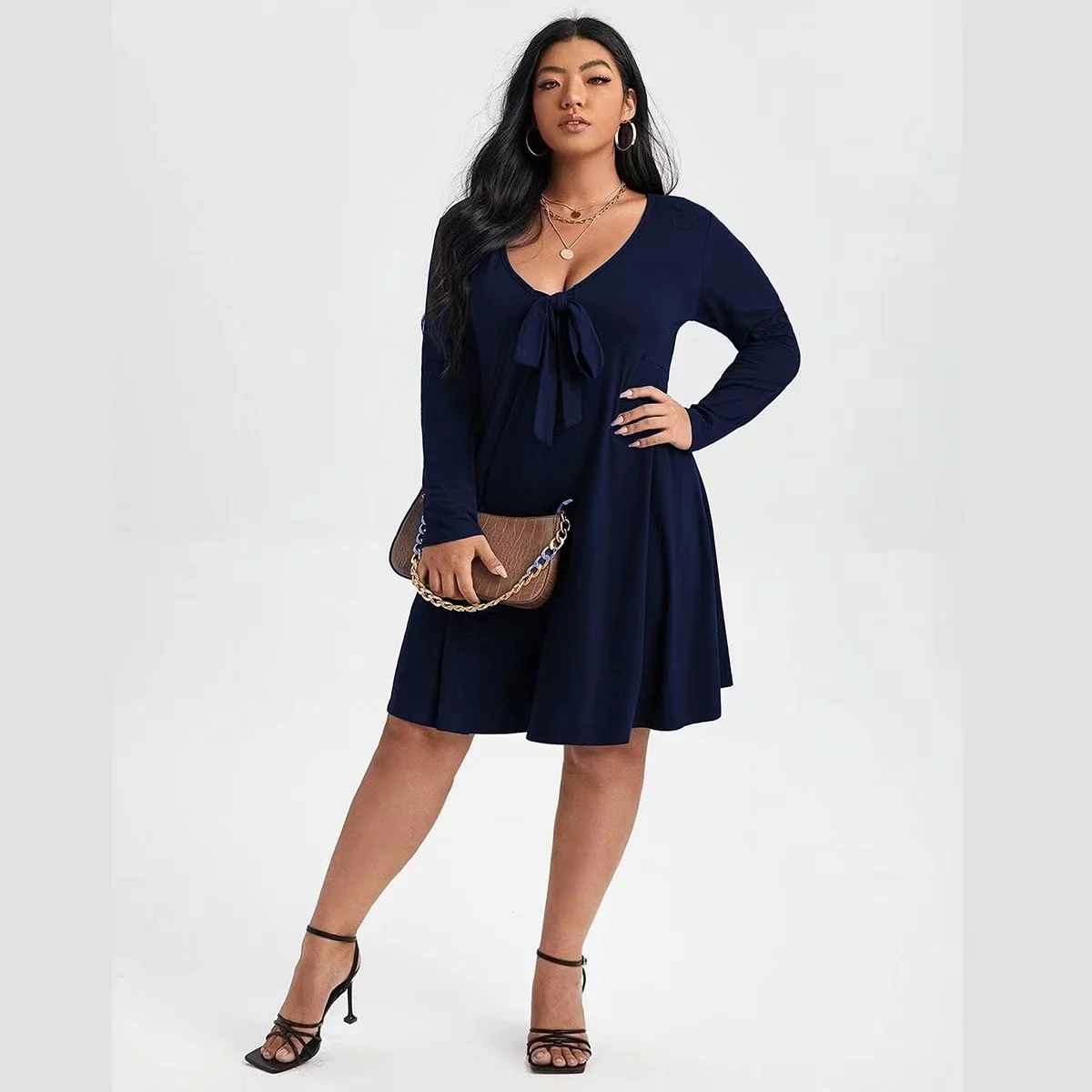 

2022 Fall V-Neck Sexy Loose Plus Size Dress Elegant and Comfortable Plus Size Pregnant Women Commuter High Stretch Dress