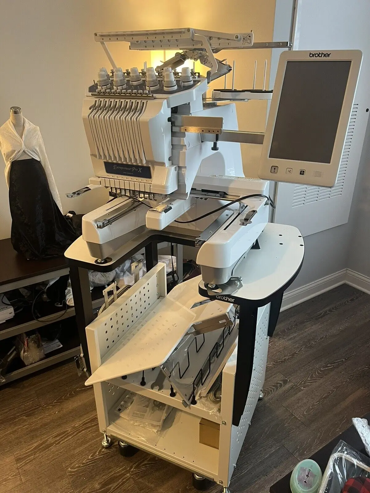 

HOT SALES PR1055X 10 Needle Home Embroidery Machine