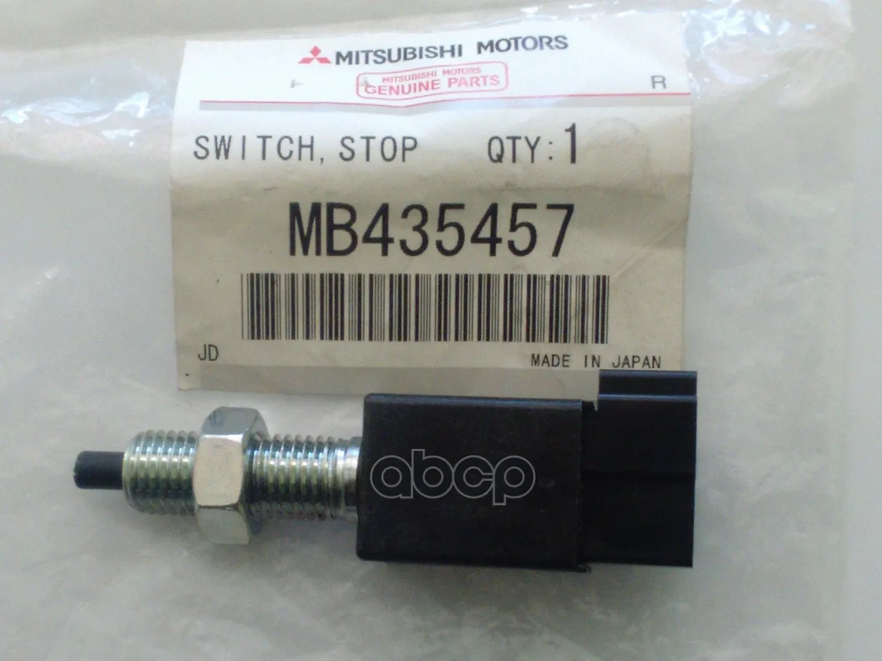 

Выключатель фонаря сигнала торможения MITSUBISHI арт. MB435457