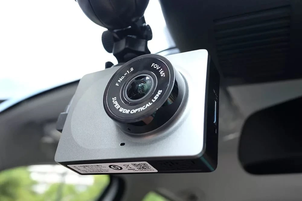 Видеорегистратор xiaomi smart dash. Регистратор xiaomi dash cam. видеорегистратор yi smart dash camera. xiaomi yi smart видеорегистратор. xiaomi yi smart dash регистратор.