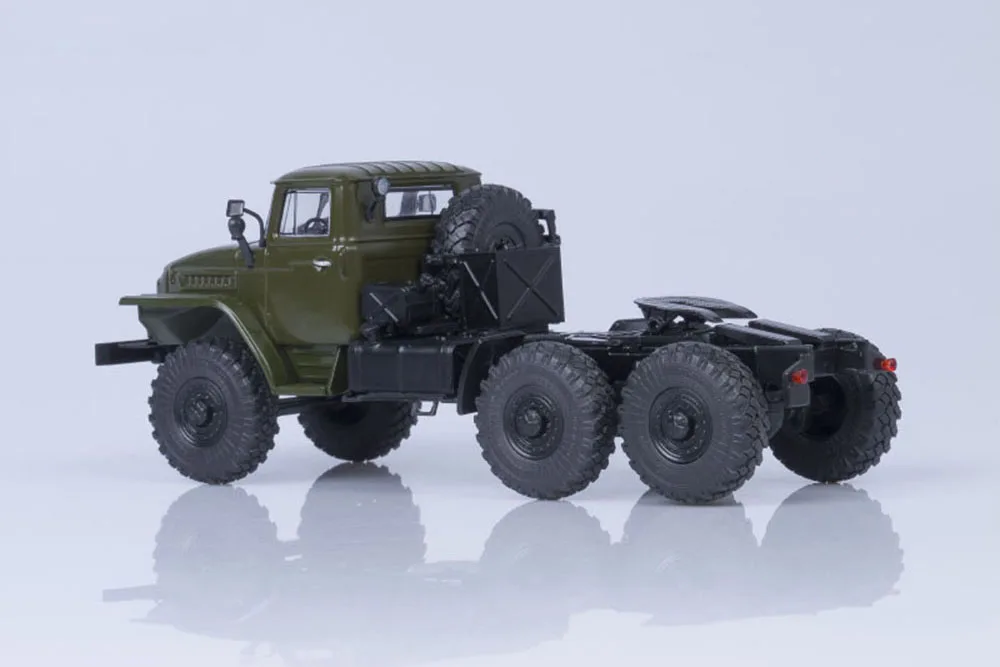 URALSKY TRUCK 377C 6X4 TRIPLE TRUCKER 1965 DARK GREEN (USSR RUSSIAN) Й URAL GOODSY LED MAY ♪ |