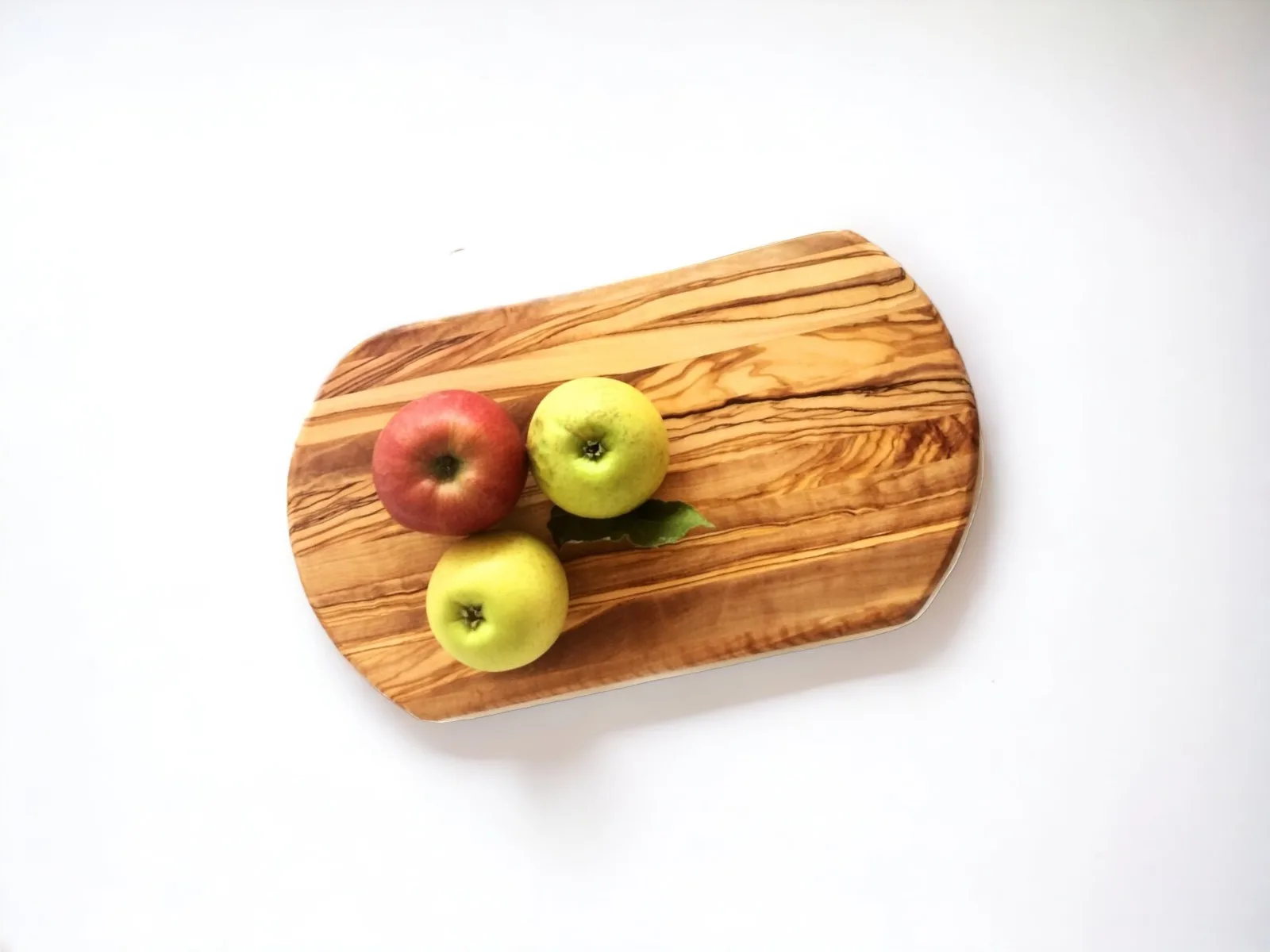 

Premium Olive Wood Cutting Board - Timeless Elegance for Culinary Excellence