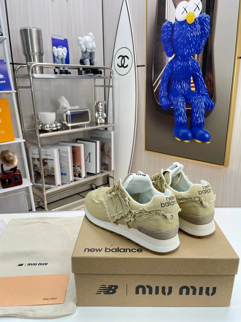 Мужская коллекция Miumiu X New Balance 574 в соотношении 1:1