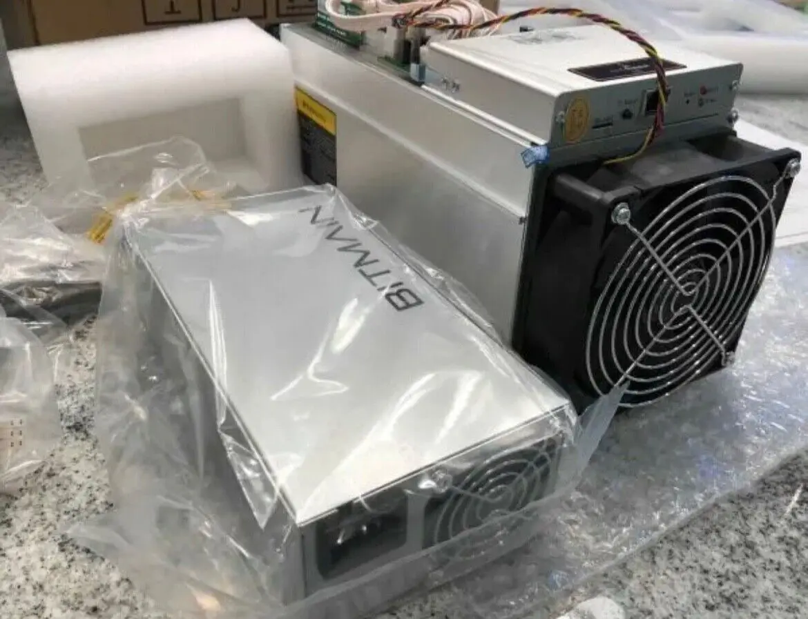 

12 x Bitmain Antminer S9 14,5 T hiveos 175TH с 12 блоками питания
