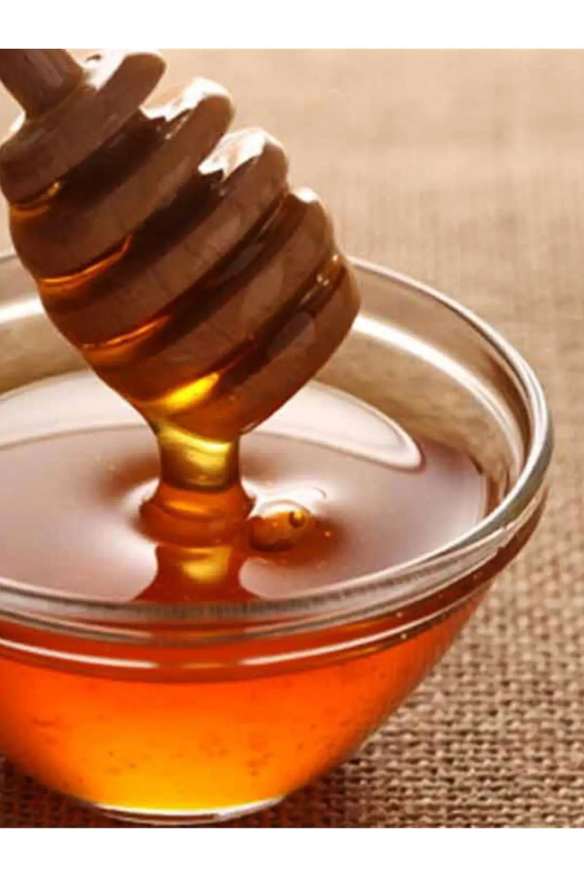 Мёд. Запахнет медом. Девушка в меде. Запахнет медом. Запахнет медом.