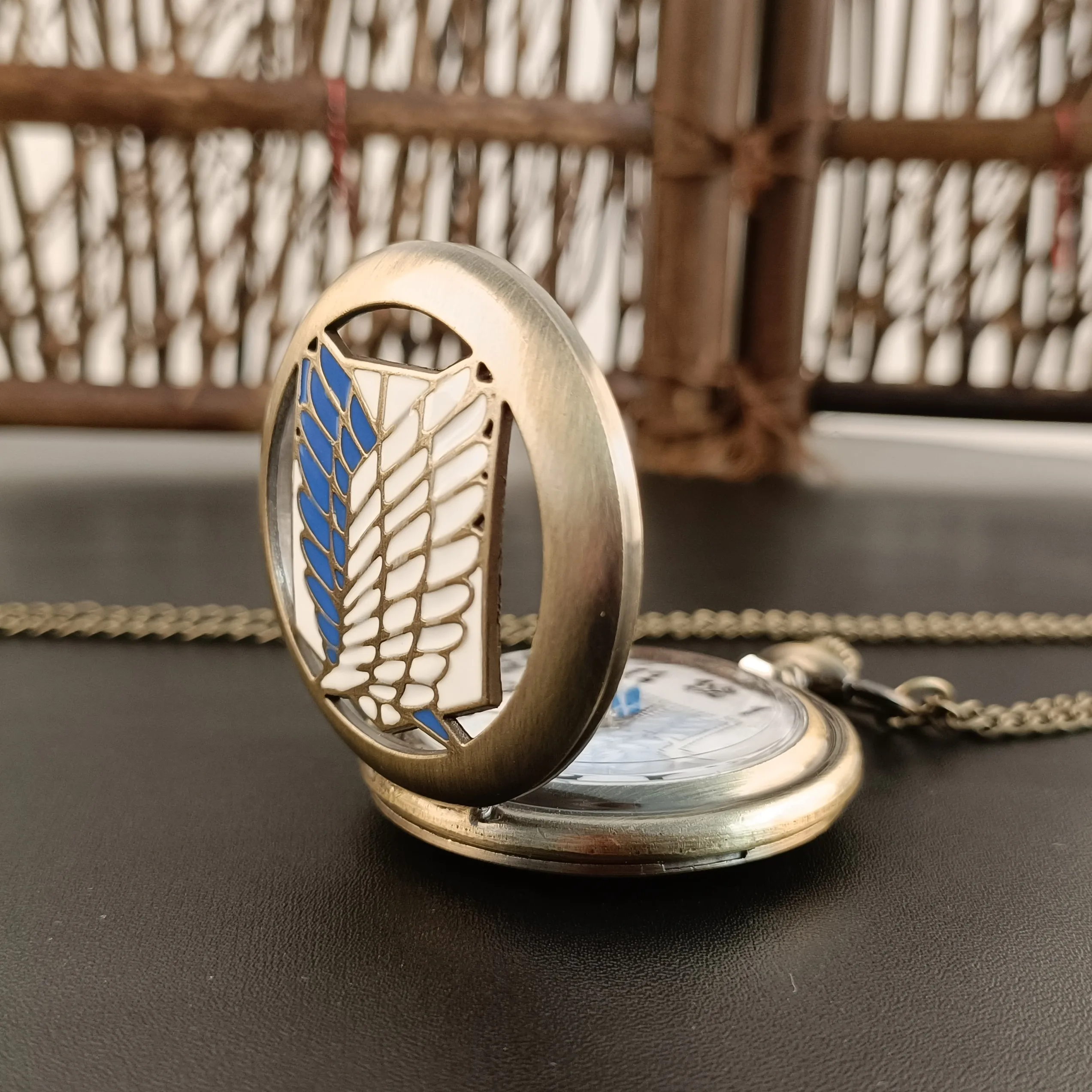 Рисунок 3 - Бронзовые винтажные кварцевые карманные