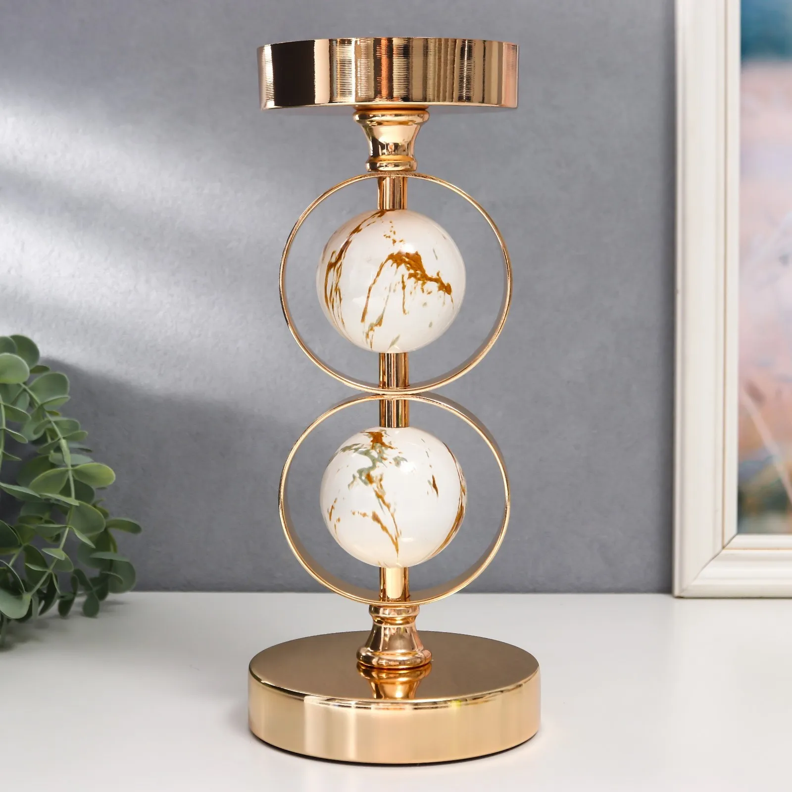 Подсвечник металл на 1 свечу Два белых мраморных шара в сферах золото 27х12х12 см