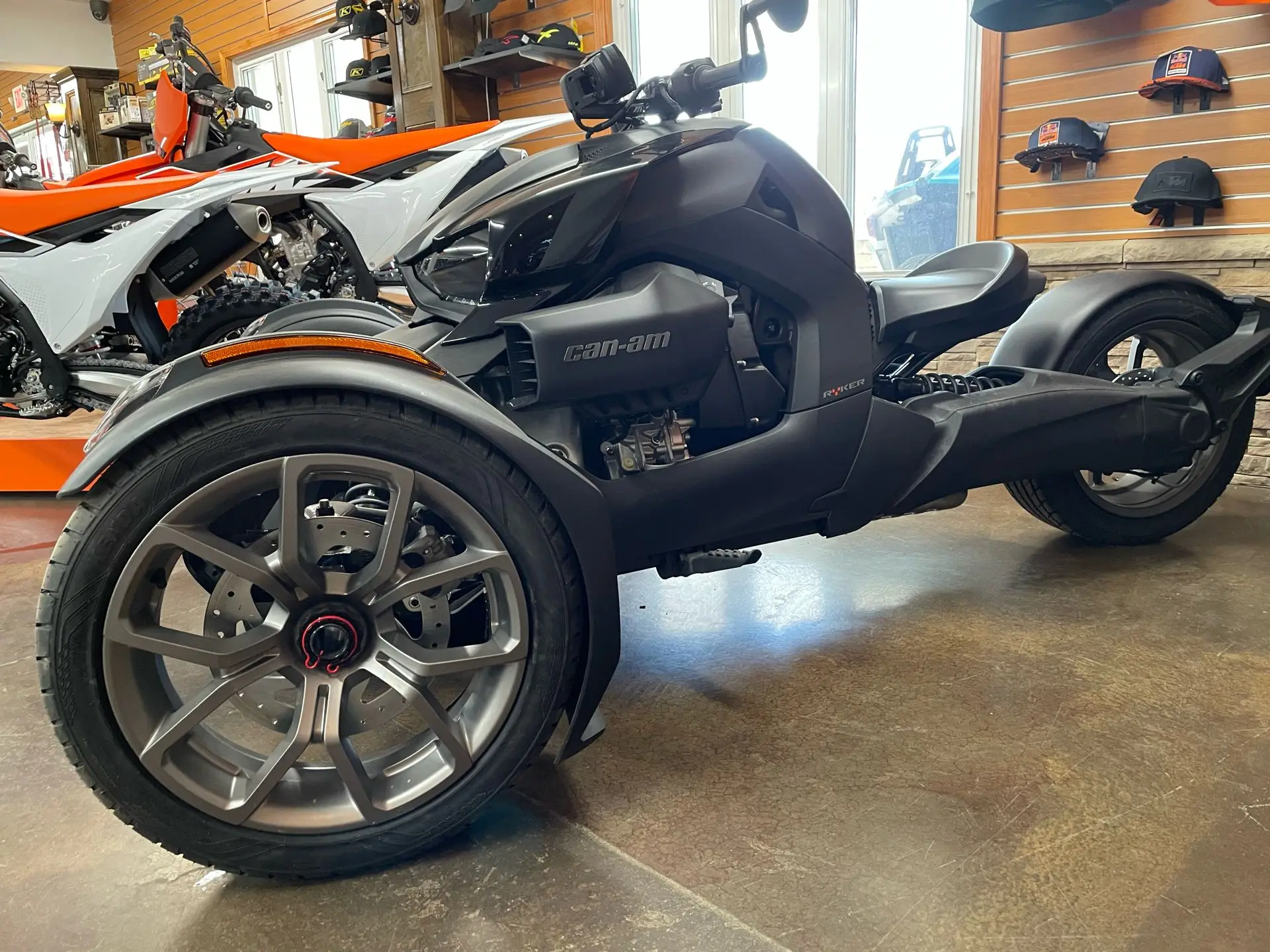 

Горячая сделка для 2023 CAN-AM RYKER 900 ACE