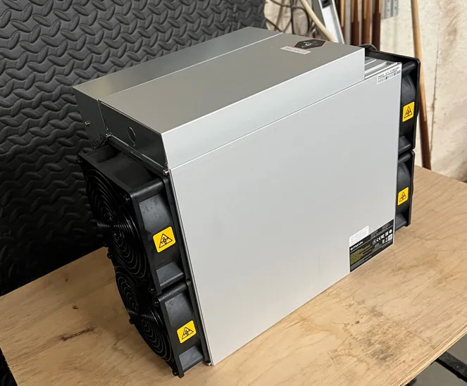 Фото BA Buy 5 Get 3 Free Bitmain Antminer L9 (16Gh) with PSU Crypto Mining Machine ASIC №1