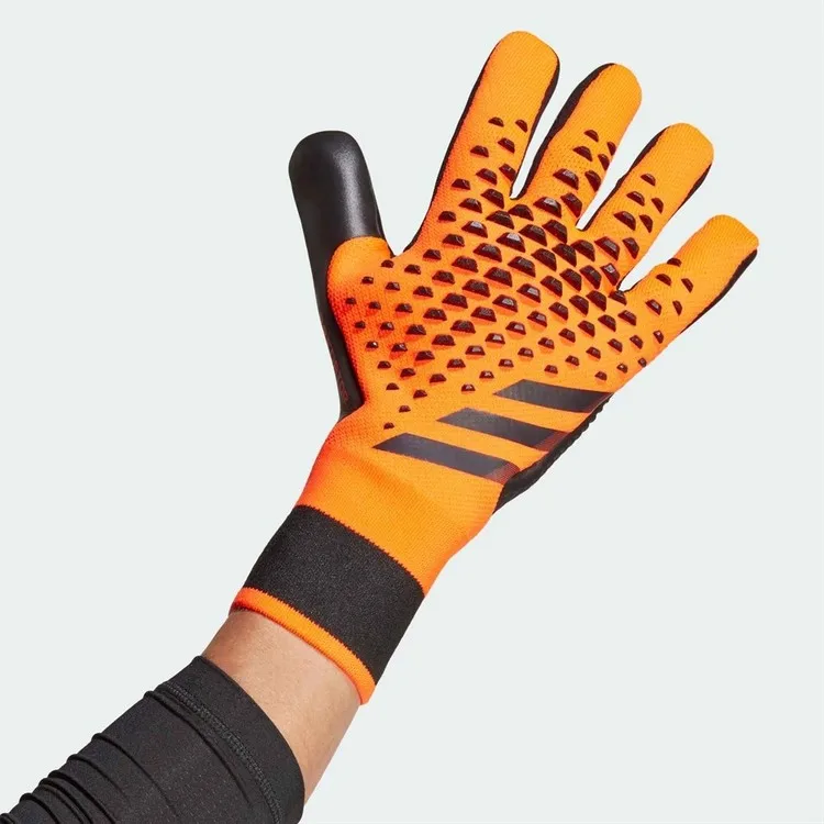 Вратарская перчатка Adidas Predator