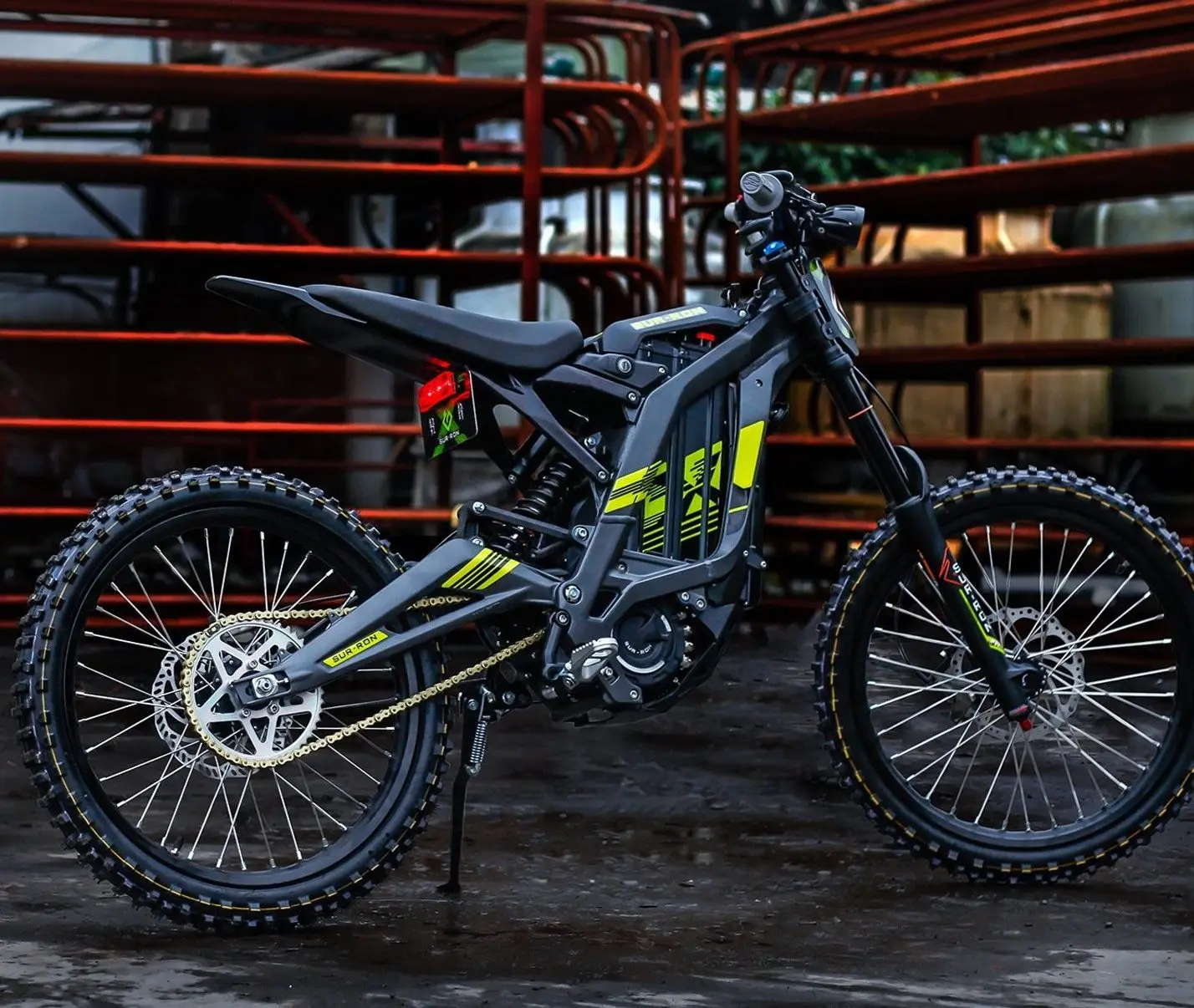 

(Хорошо) Sur Ron светильник Bee x 72V мощный 5400 Вт Электрический велосипед для езды по бездорожью, электрический велосипед для взрослых SurRon