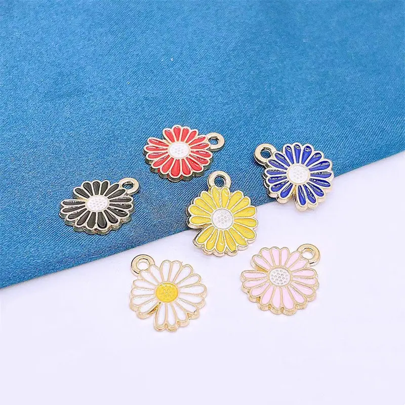 

Romantic Gold Plated Alloy Metal Drop Oil Colorblock Daisies Charm Flower Plant Pendant For DIY Bracelet Necklace Jewelry Making