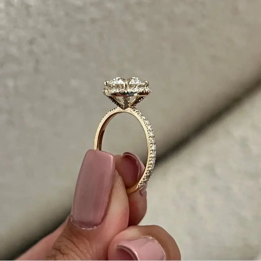 Рисунок 5 - Кольцо из белого золота с зубцами VS1-F