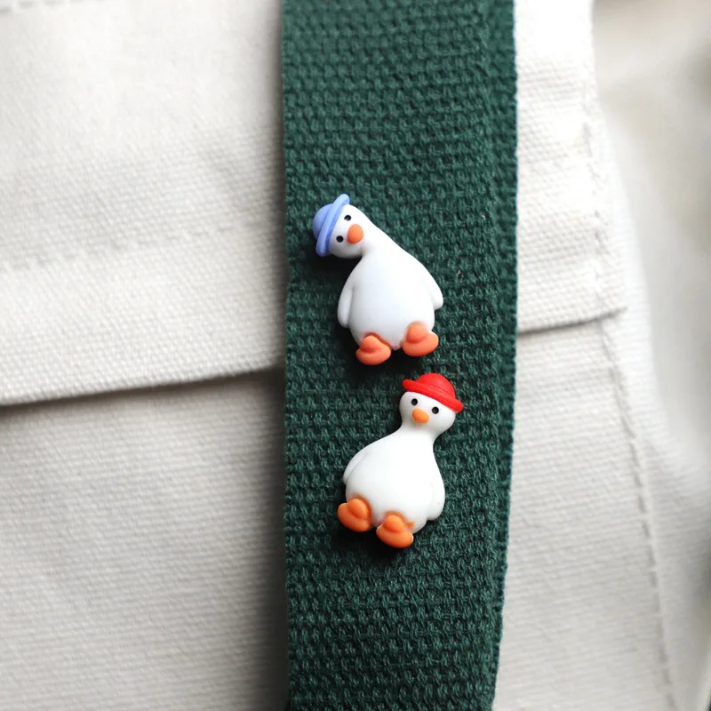 

Cartoon Cute Couple Duck Child Brooch Young Female Hanging on Clothes Backpack Hat Accessories Resin Pin