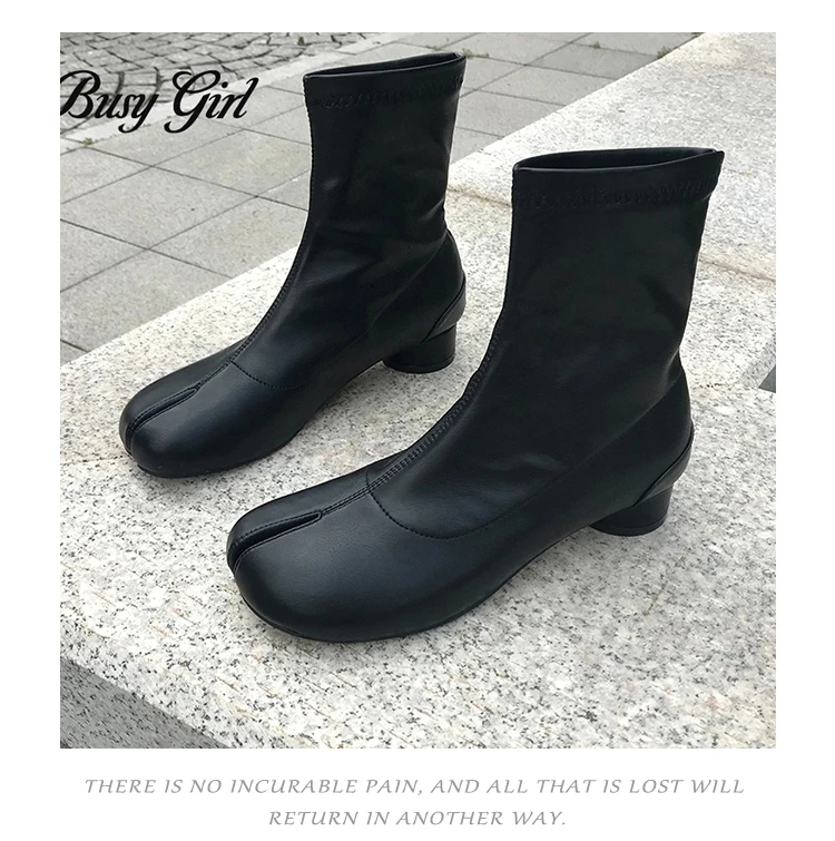 

2023 Spring autumn Fashion round with low heel separate toes boots black white boots women Leather SplitToe Boot