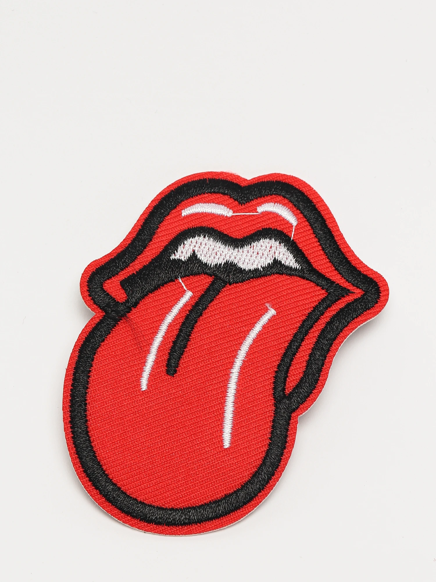 Термонаклейки на одежду большие. Губы одежда. Платье с рисунком губы. Губы одежда. Маленькие губы красная помада.