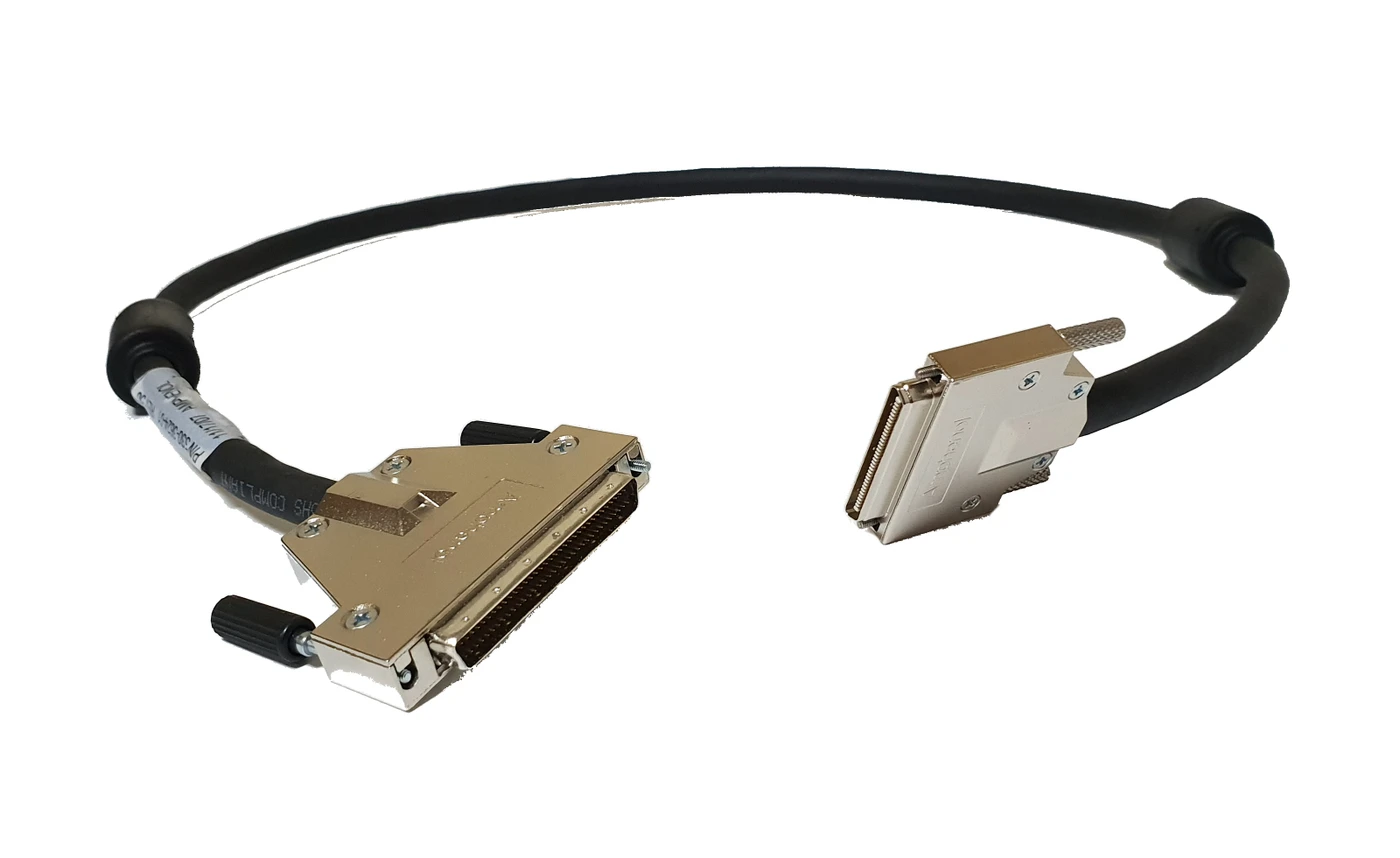 Кабель Sun Microsystems Spare External SCSI HD68 to VHDCI 0.8m for the StorEdge X1132A 594-3449-01 530-2452 530-3624-01 53992J |