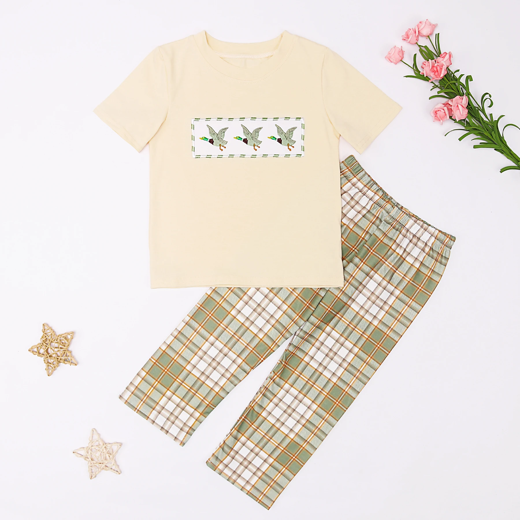 

Baby Boy Clothing Sea Style With Bird Embroidery Children Boutique Festival Outfit Cotton Yellow Top Green Lattice Pants Kid Set