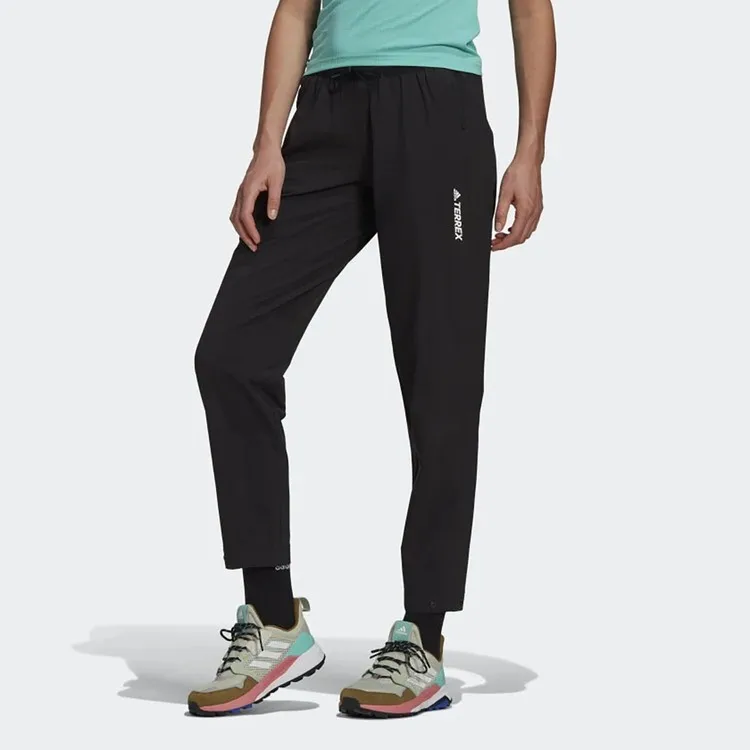 Adidas женский спортивный костюм