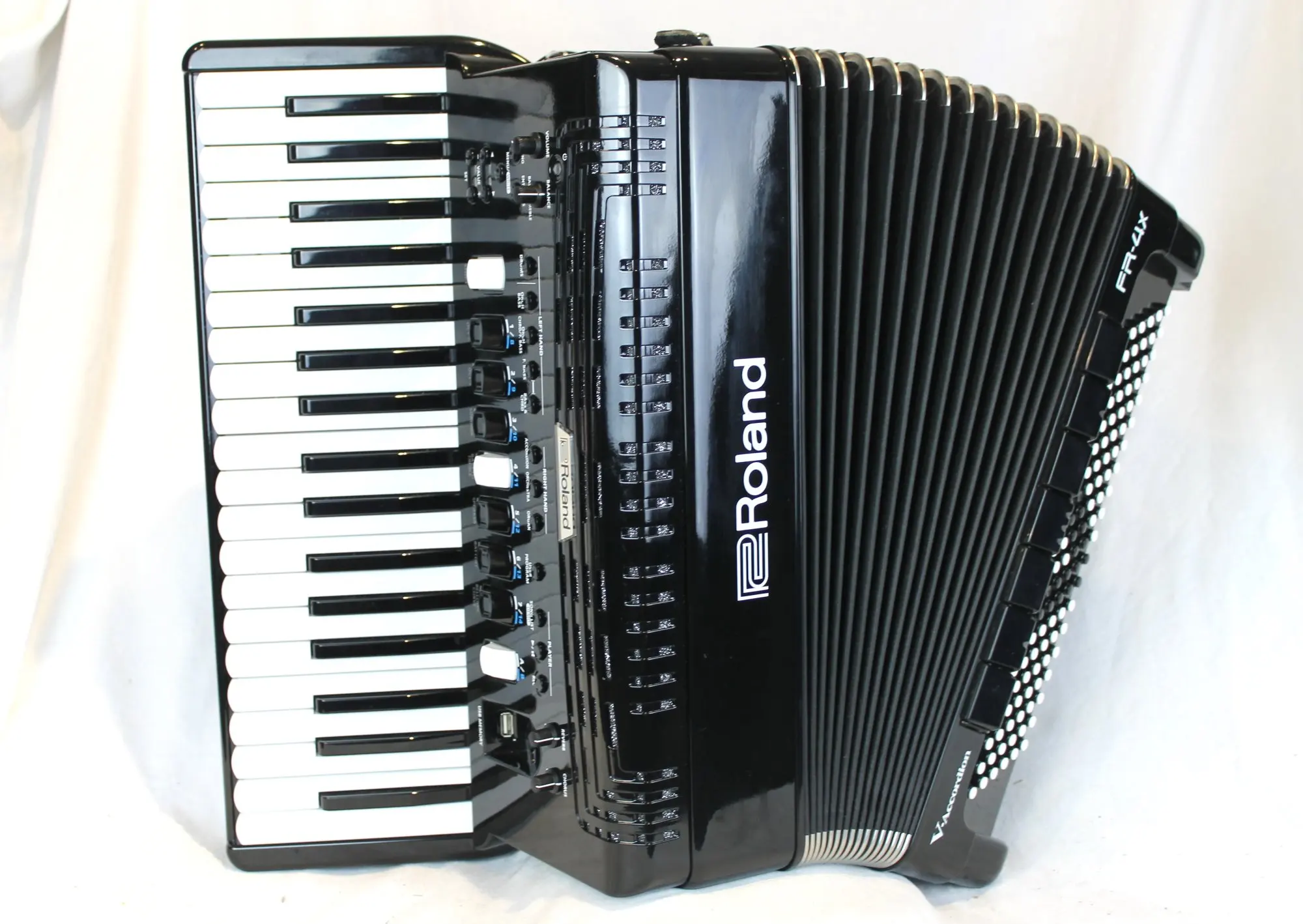 

Summer Discount Sales FR-4X BK V-Accordion Digital Accordion Keyboard