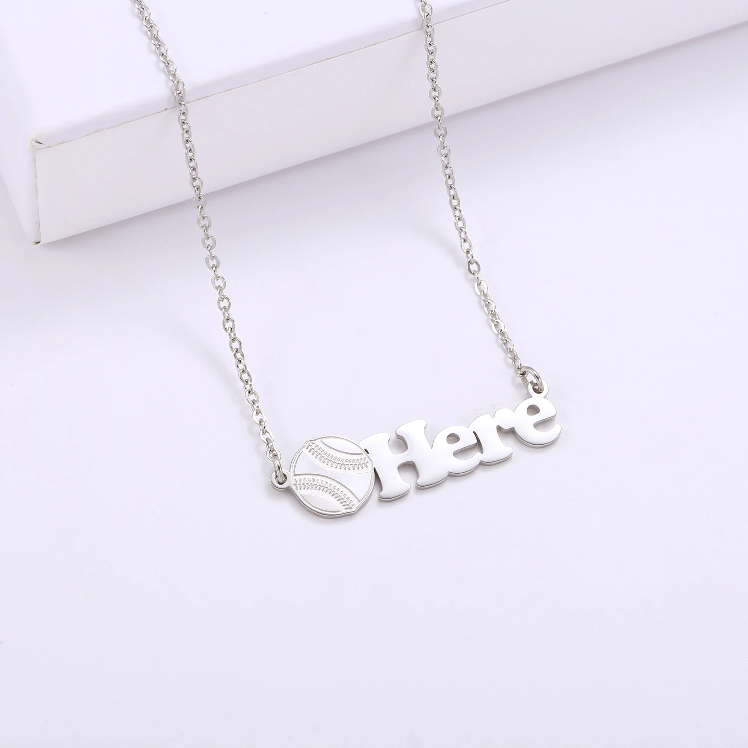 Индивидуальное ожерелье с именем бейсбола MYDIY, подвеска с глубокой гравировкой букв, персонализированная нержавеющая сталь, фотоэлемент для подарка женщине