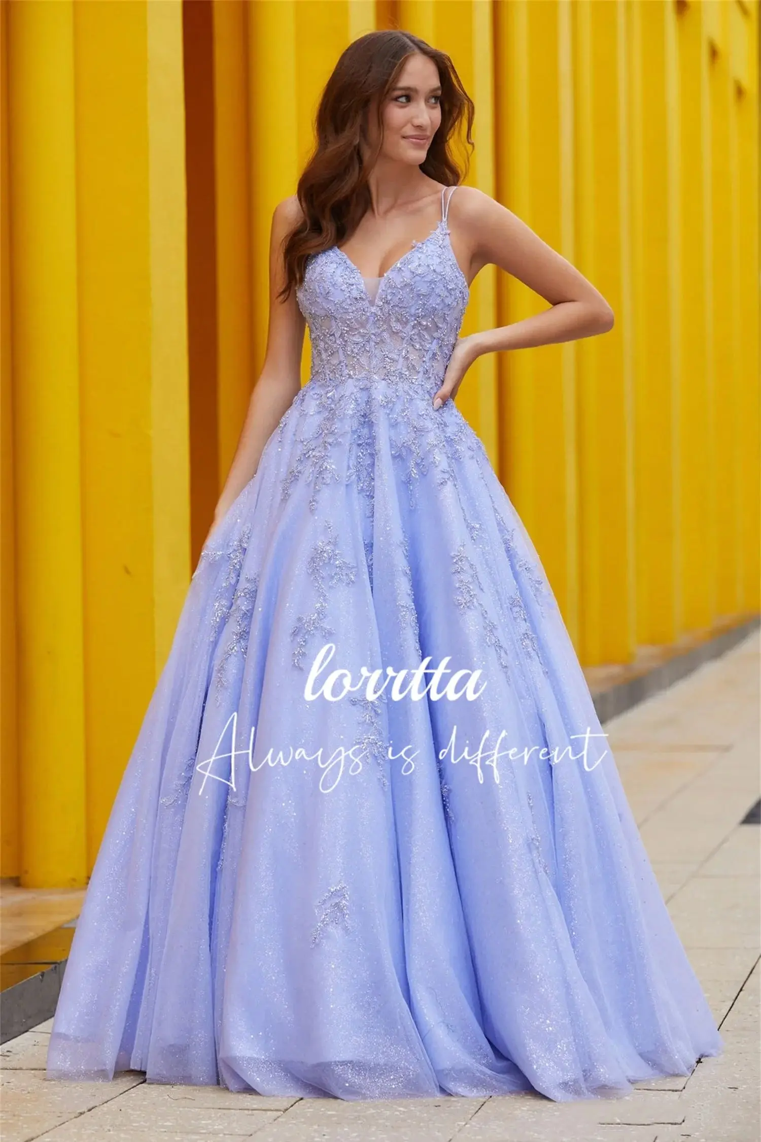 Lorrtta сиреневое Пышное Бальное Платье-трапеция на бретелях-спагетти с аппликацией