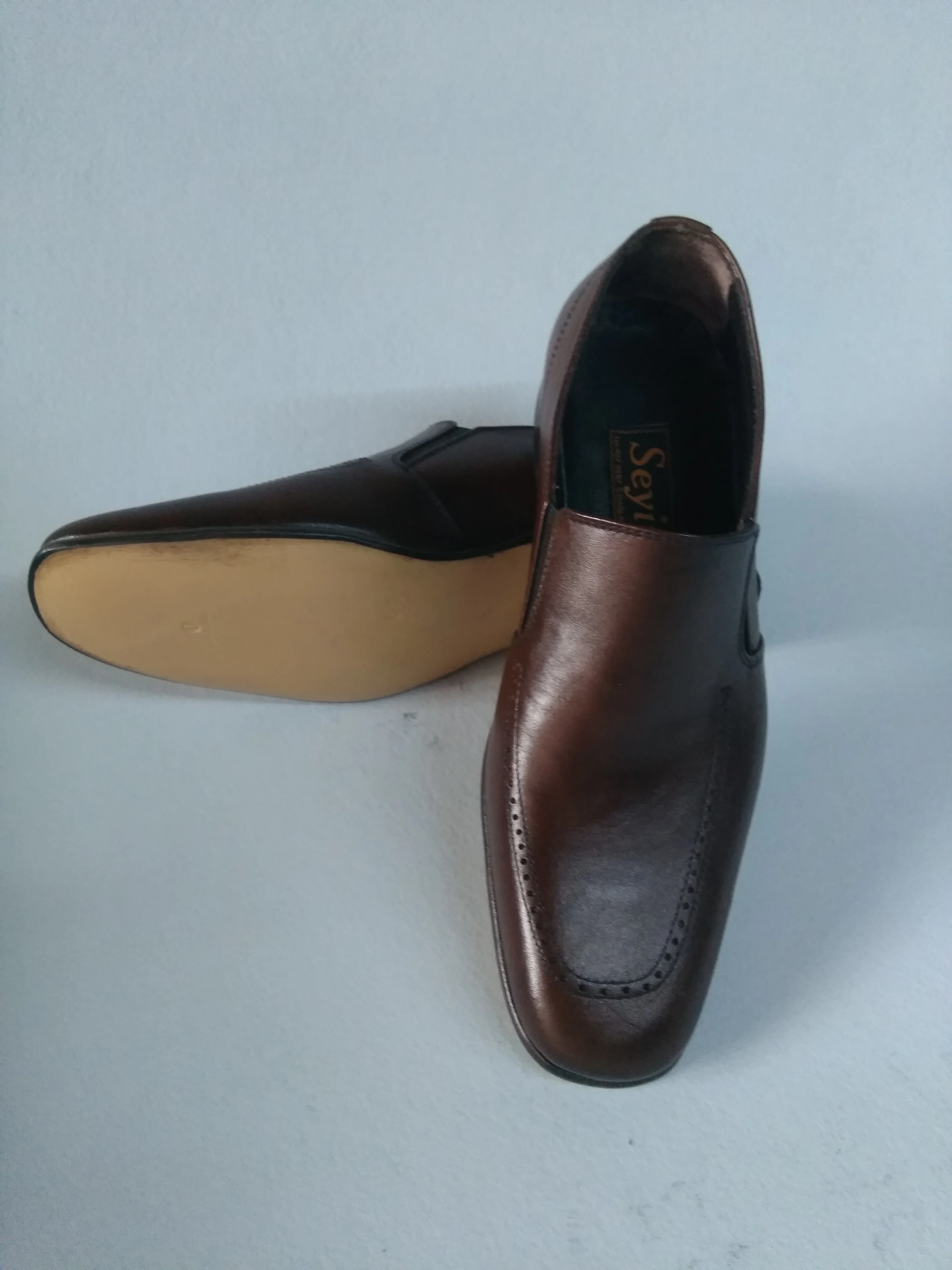 

Классические туфли ручной работы из натуральной кожи, лоферы, Повседневная коллекция 2023, мягкие черные туфли, удобная обувь, европейский ра...