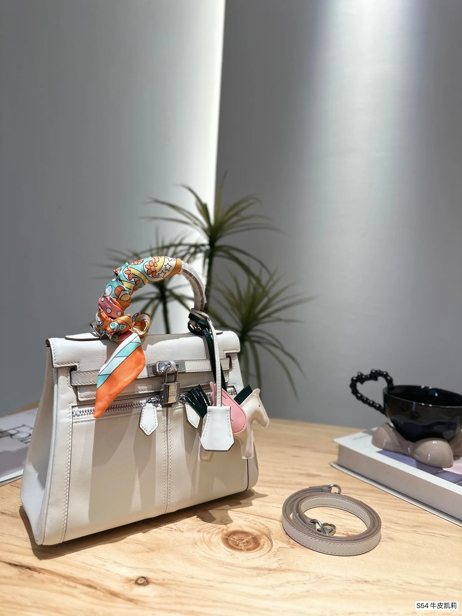 1: 1 Копирование в стиле Hermes Новый карманный воротник Многофункциональный удобный