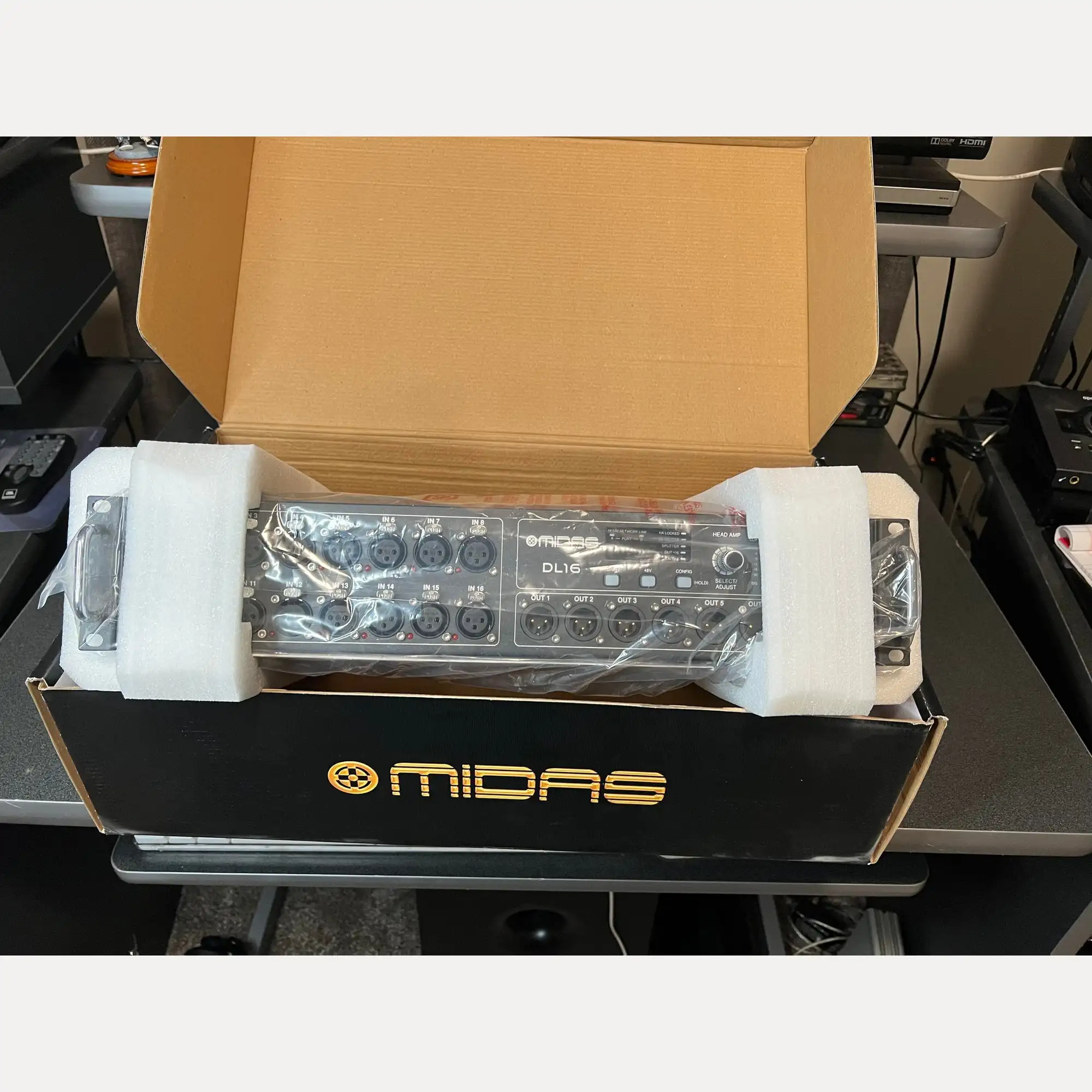 

Oct 50% Discount For Midas DL16 16-input / 8-output Stage Box