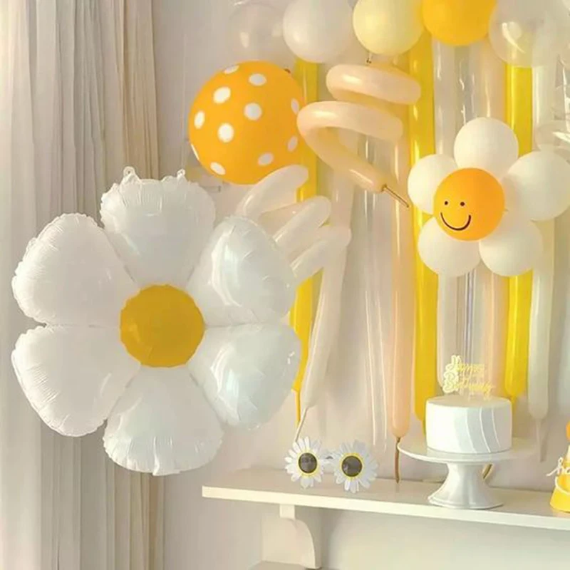 

2pcs White Daisy Flower Foil Balloons Smiley SunFlower Balloon Toy INS Hot Photo Props Wedding Birthday Party Decor Baby shower