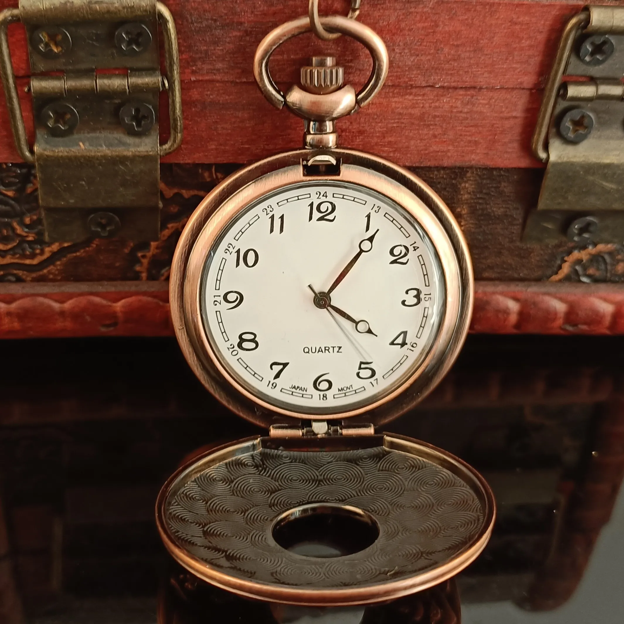 Рисунок 2 - Винтажные красно-коричневые кварцевые