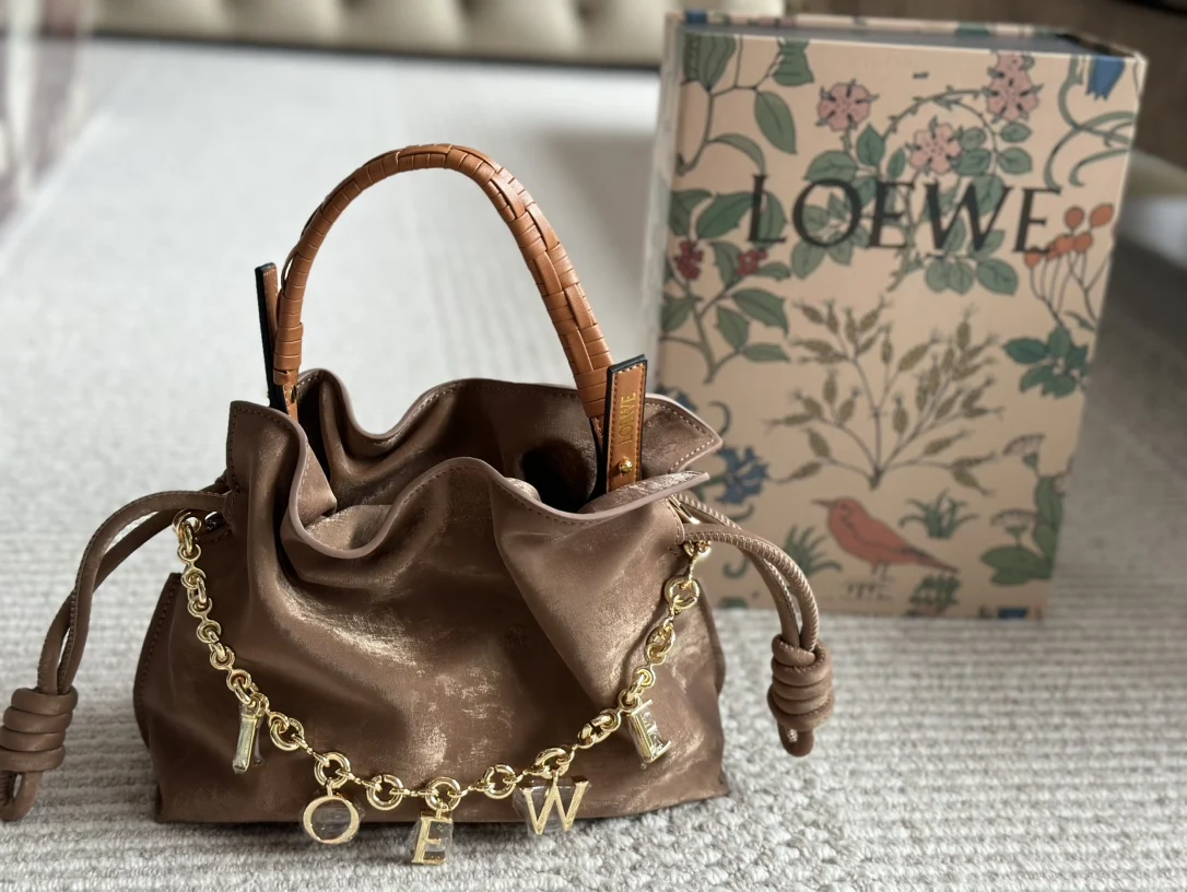 Новая облачная маленькая сумка Blessing Bag в стиле Loewe через плечо женская кожаная 24*18