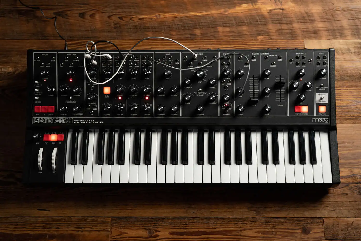 

Оригинальный Новый полумодульный аналоговый синтезатор Moog Matriarch Dark и доступный шаговый последователь