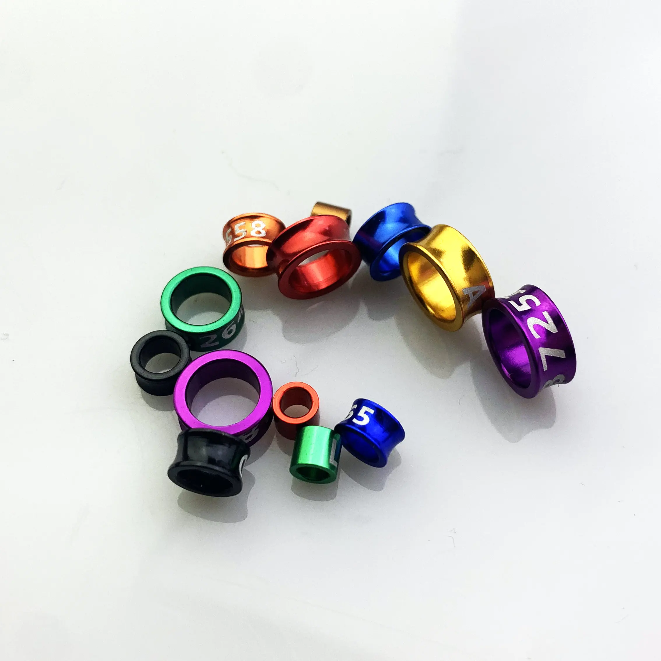 Персонализированные полосы с закрытыми ножками птиц из алюминия с лазерной гравировкой на заказ (для цыплят в течение 10 дней после рождения), 50 шт.