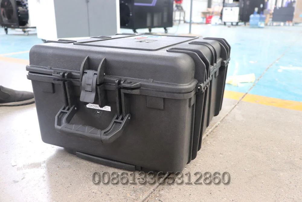 Фото Портативный импульсный волоконный лазерный очиститель 2mJ 5MJ 100W 200W 300W для удаления ржавчины и краски, в чемодане (багажном типе) №3