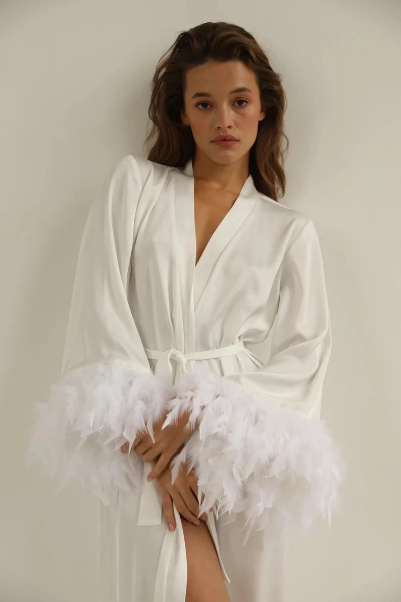 Robe with Feathers for Women Long Silk Robe Bridal Dressing Gown Bridesmaid Gift White Boudoir Wedding Satin Dress Solid Kimonos