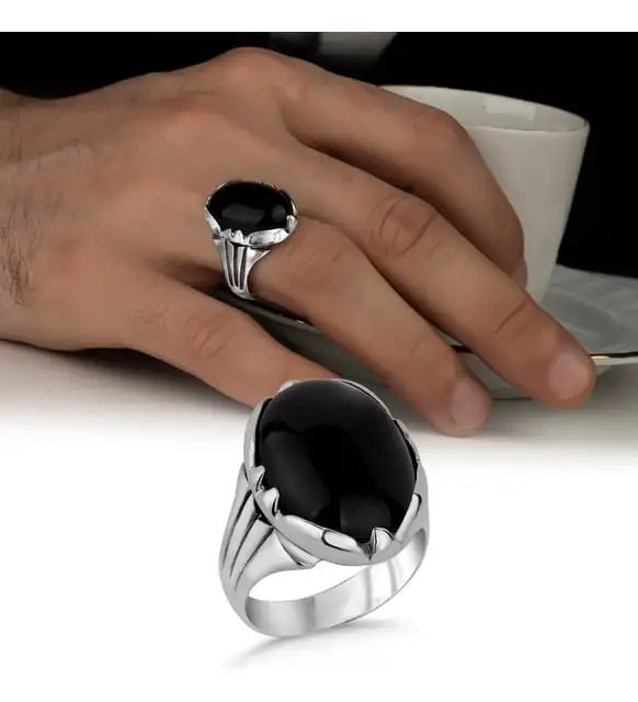 Мужское серебряное кольцо 925 пробы с черным ониксом