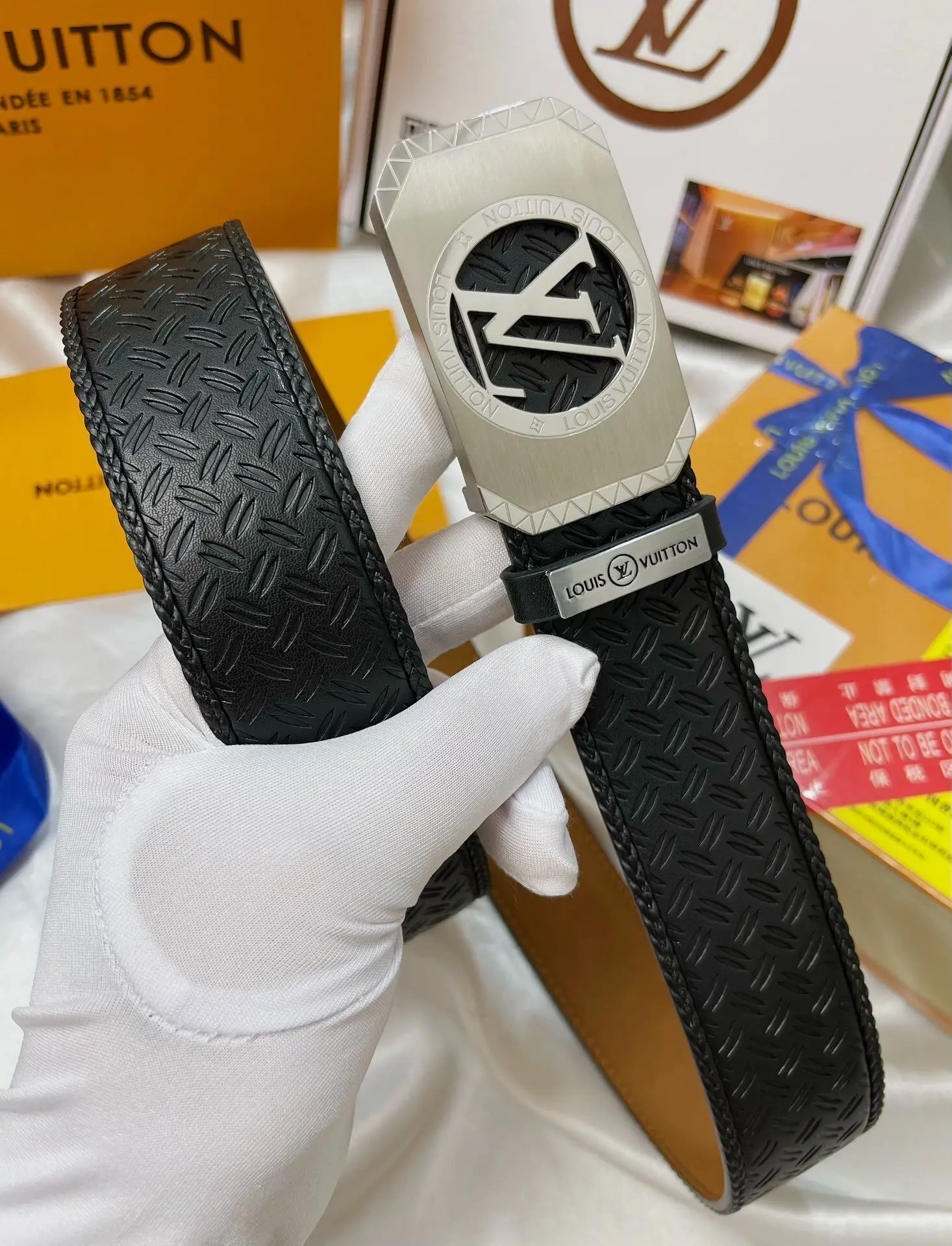 точная копия 1:1 Модный Новый Мужской Ремень В Стиле Louis Vuitton Универсальный Простой Пояс Для Бутика Ювелирных ИзделИй И Одежды 38 См