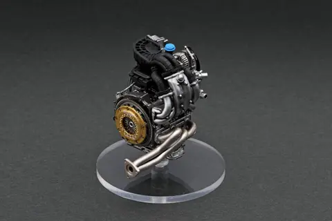 Модель зажигания Mazda RE Amemiya жемчужно-белого цвета 1/18  RX-8 (SE3P)